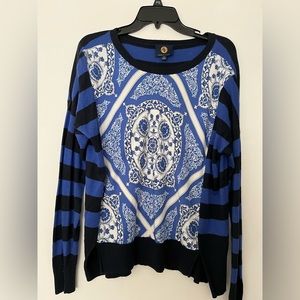 Adrienne Vittadini long sleeve sweater size medium